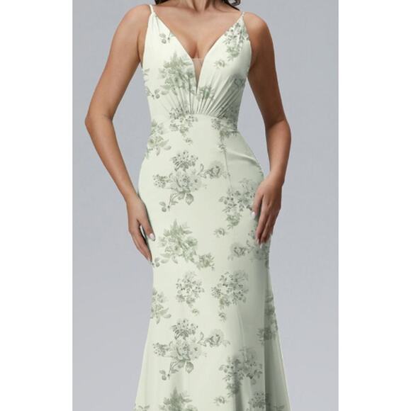 Elegant Floral Maxi Dress in Sage Green Size 8 - Picture 1 of 9